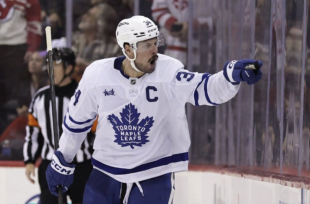 Matthews scores OT winner to lift Maple Leafs to 2-1 win over Devils