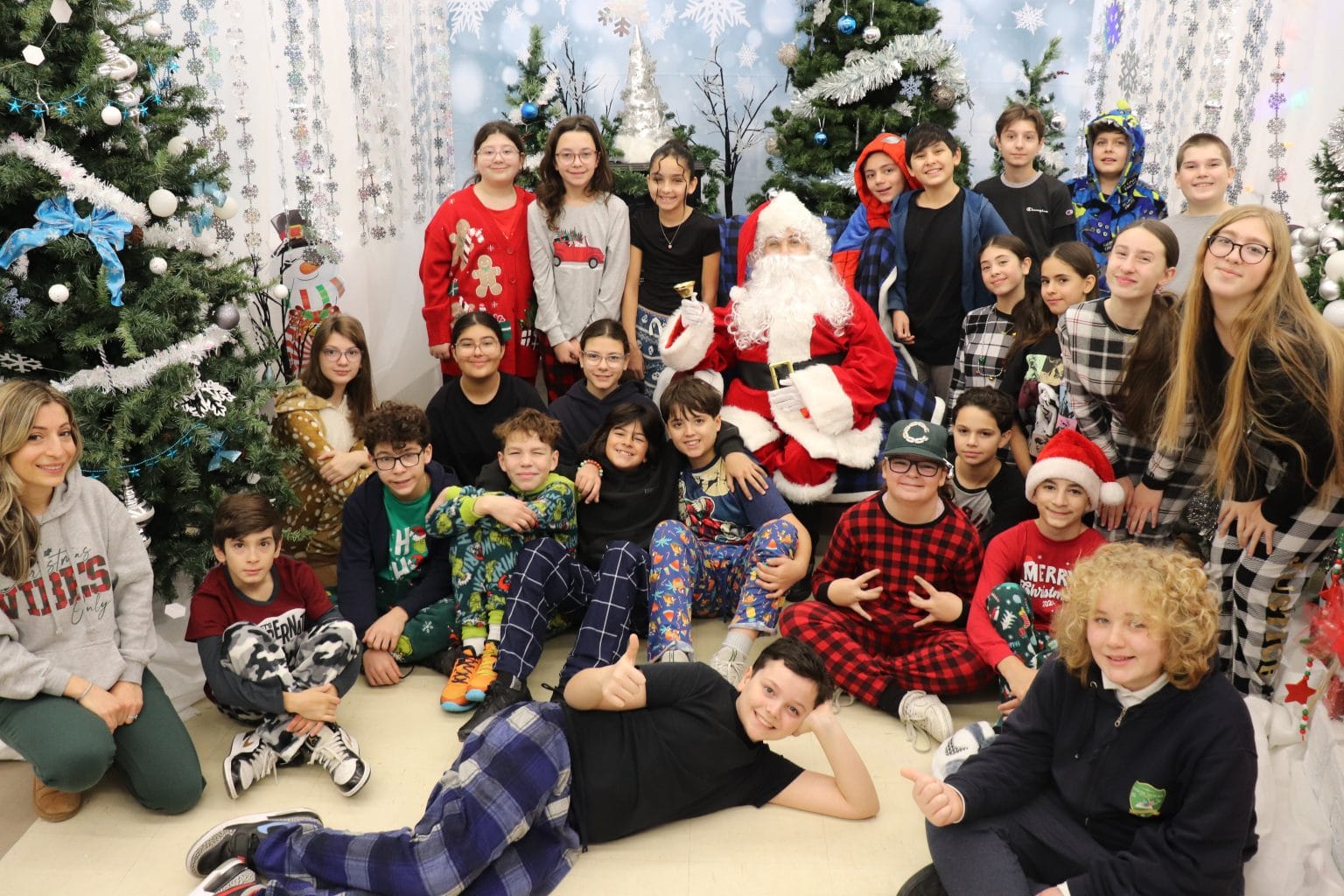 ‘Best day ever!’: Montreal school transforms library into Winter Wonderland