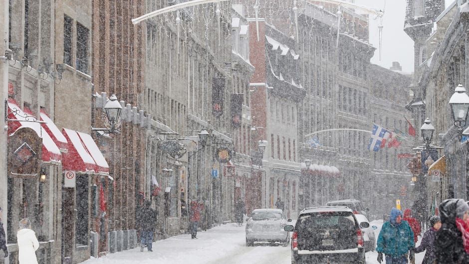 Winter Strikes Back: Snow and Freezing Weather Returns to Montreal This Week