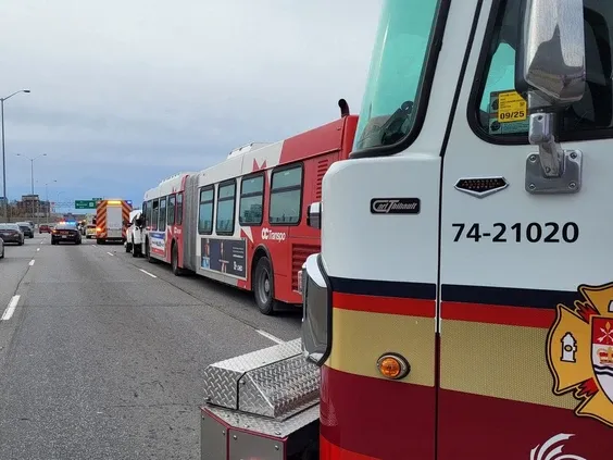 OC Transpo bus driver charged with careless driving in three-vehicle crash on Queensway post image