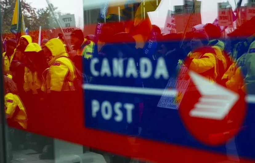 Ottawa orders Canada Post to return to work in time for Christmas post image