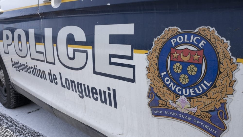 2 injured after vehicle, train collide in Longueuil post image