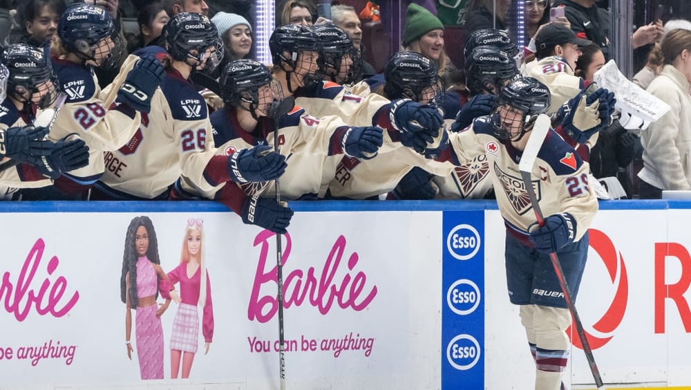 Montreal Victoire edge Toronto Sceptres 4-2 in first PWHL game in Vancouver post image